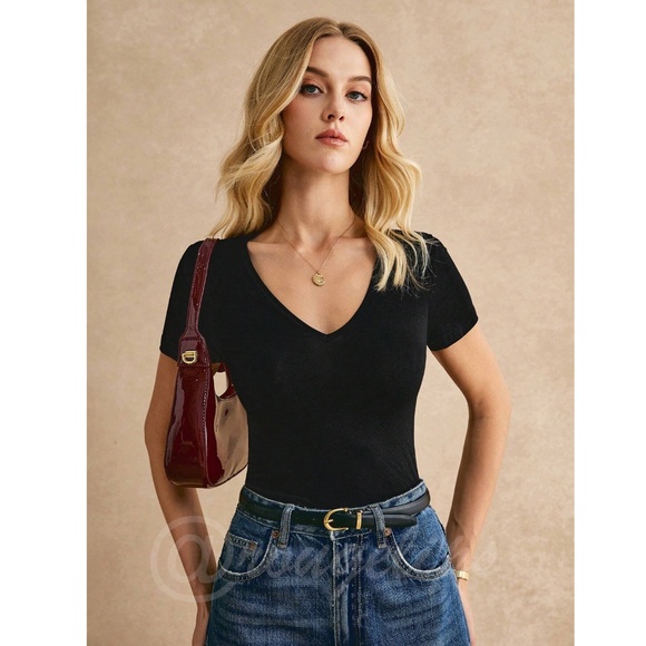 Black V-Neck Slim Tee Shirt Short Sleeves - Picture 2 of 8